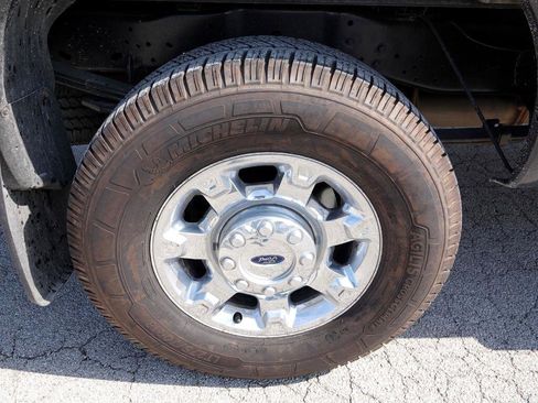 Used 2014 Ford F250 Lariat w/ Chrome Package image 38