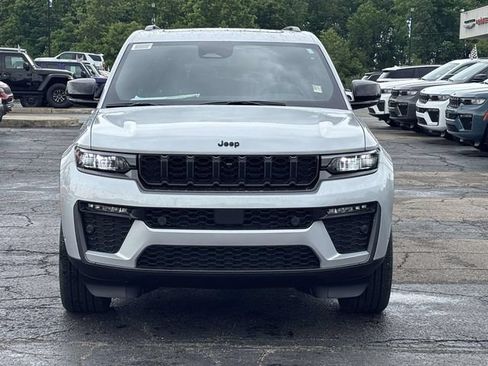 New 2026 Jeep Grand Cherokee Limited AWD/4WD image 32