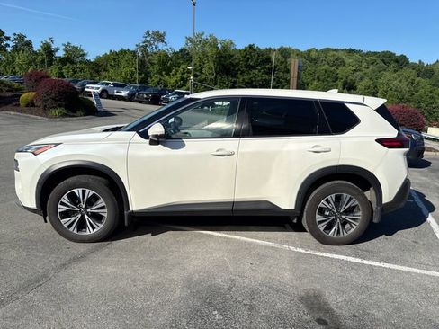 Used 2021 Nissan Rogue SV AWD/4WD image 2