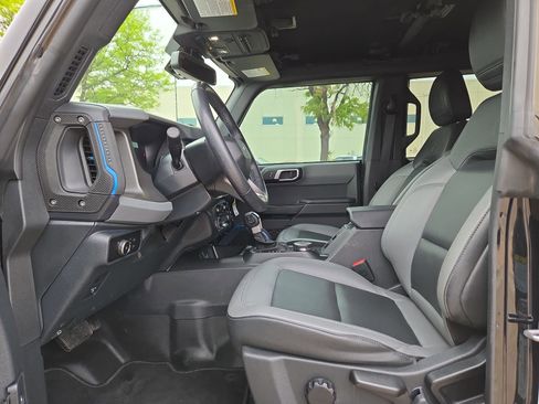 Used 2024 Ford Bronco Black Diamond image 16