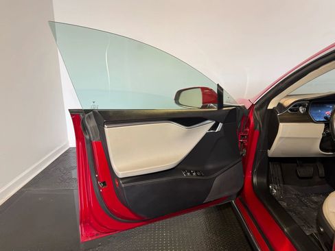 Used 2014 Tesla Model S RWD image 7