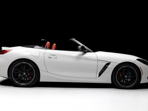 Used 2025 BMW Z4 M40i w/ Edition image 29