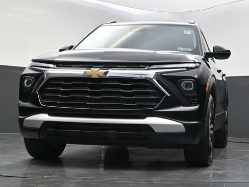 Used 2025 Chevrolet TrailBlazer LT w/ Convenience Package FWD image 39