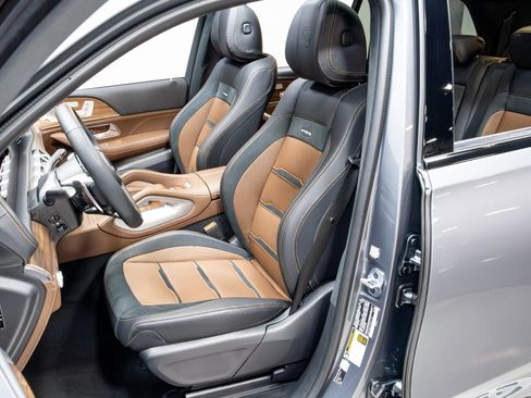 Used 2026 Mercedes-Benz GLS 63 AMG 4MATIC image 8