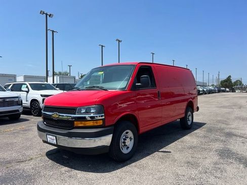 New 2026 Chevrolet Express 2500 w/ Communications Package RWD image 7