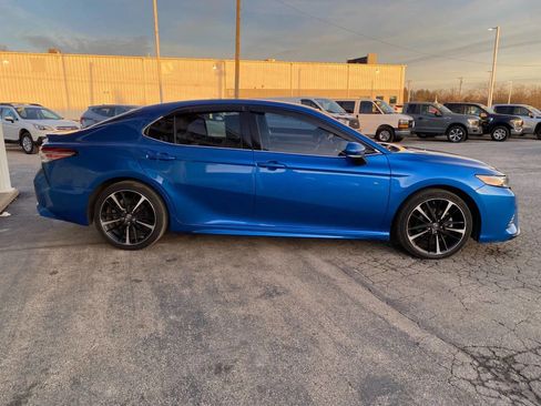 Used 2018 Toyota Camry XSE image 8