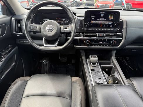 Used 2023 Nissan Pathfinder SL w/ Black Appearance Package AWD/4WD image 15