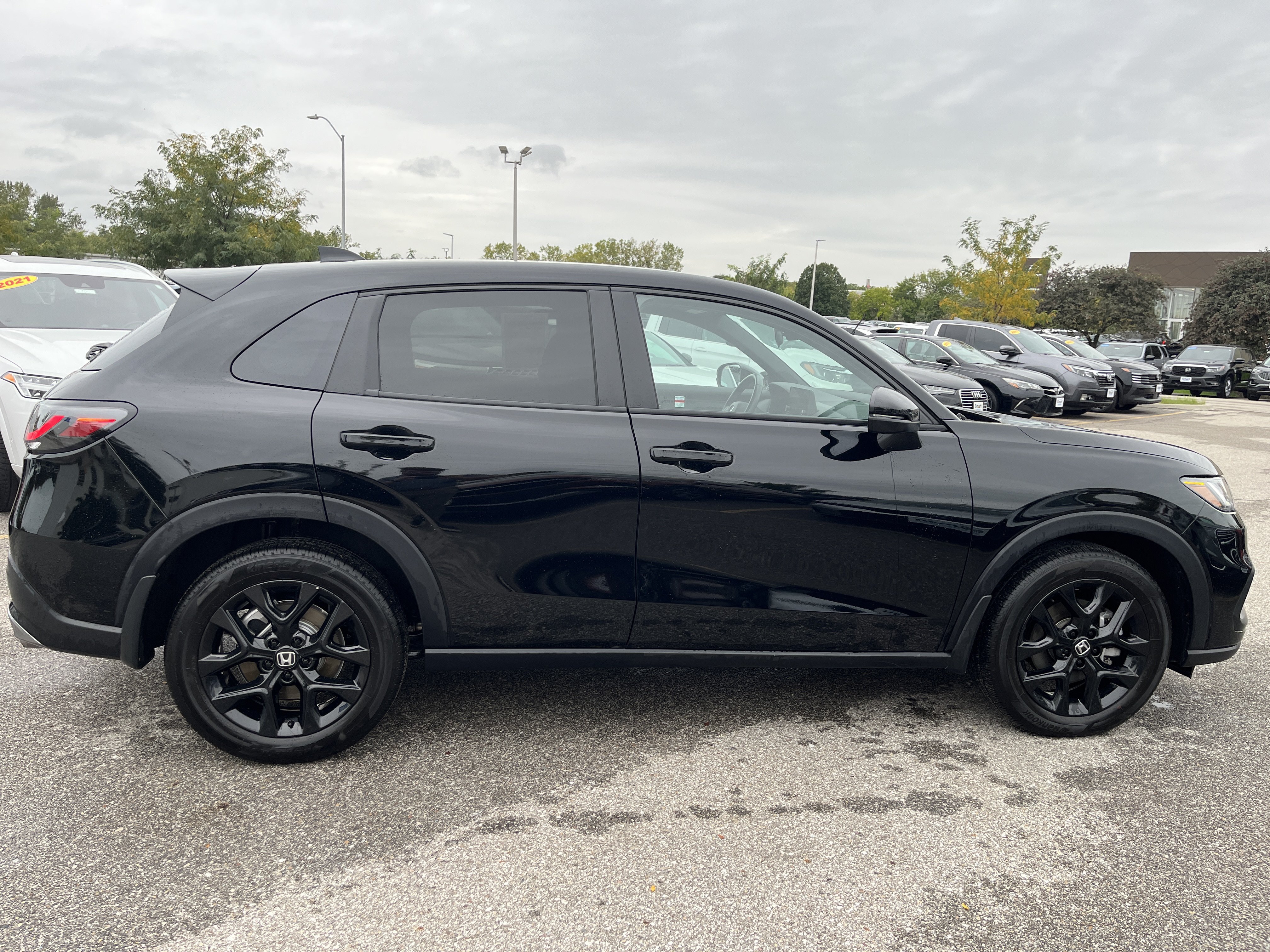 Used 2024 Honda HR-V Sport image 4
