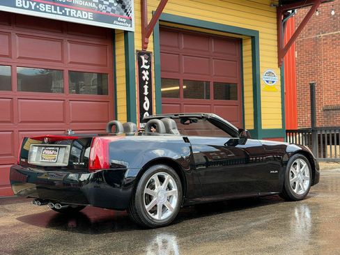 Used 2005 Cadillac XLR RWD image 5