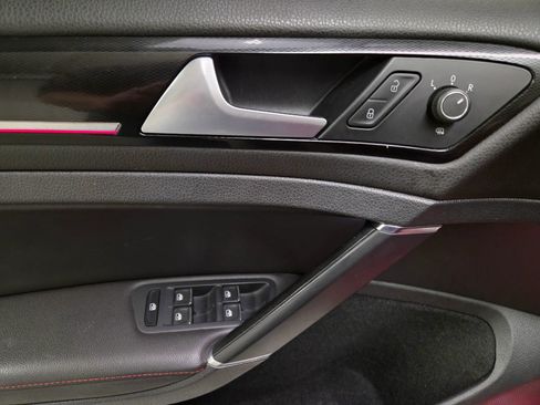 Used 2016 Volkswagen GTI Autobahn w/ Lighting Package (SEL) FWD image 16