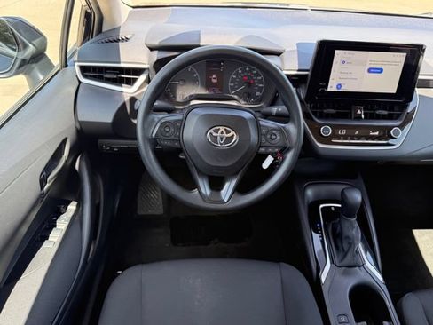 Used 2025 Toyota Corolla LE FWD image 23