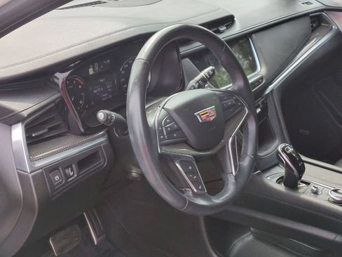 Certified 2021 Cadillac XT5 Sportv w/ LPO, Floor Liner Package AWD/4WD image 10