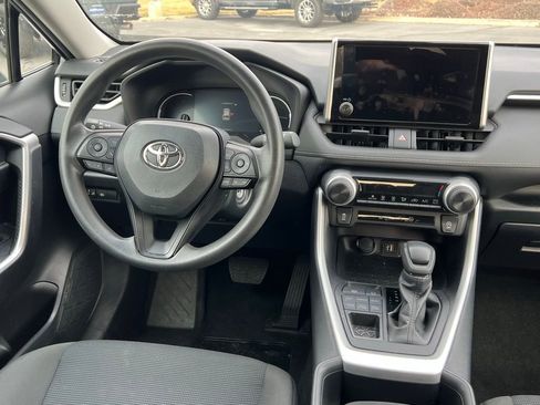 Used 2024 Toyota RAV4 LE image 23