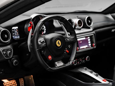 Used 2016 Ferrari California T image 47