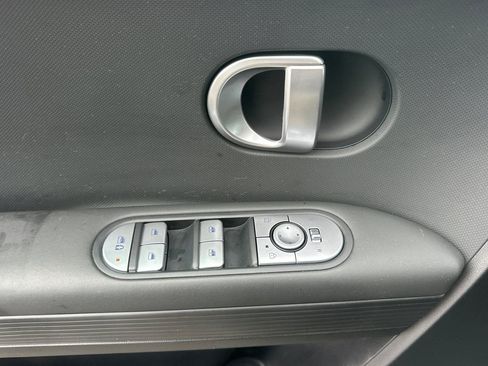 Used 2024 Hyundai Ioniq 5 SEL image 11