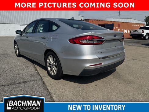Used 2019 Ford Fusion SE FWD image 5