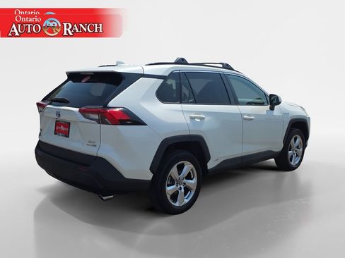 Used 2021 Toyota RAV4 XLE Premium AWD/4WD image 5