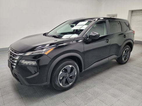 Used 2024 Nissan Rogue SV FWD image 2