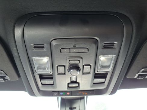 Used 2021 GMC Yukon Denali w/ LPO, Illumination Package AWD/4WD image 17
