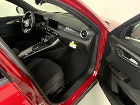 New 2025 Alfa Romeo Tonale image 34