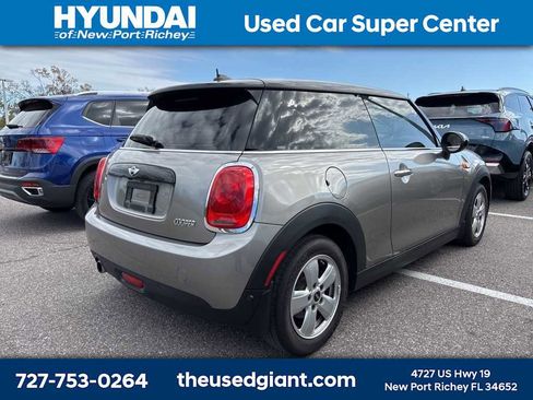 Used 2016 MINI Cooper 2-Door Hardtop image 3