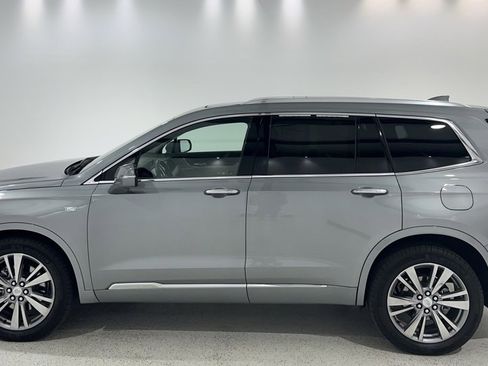 Used 2025 Cadillac XT6 Premium Luxury image 2