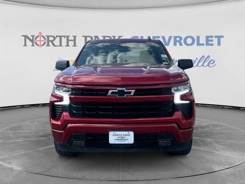 Used 2022 Chevrolet Silverado 1500 RST w/ Z71 Off-Road Package AWD/4WD image 2