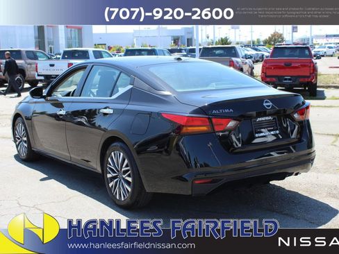 Used 2025 Nissan Altima 2.5 SV FWD image 9