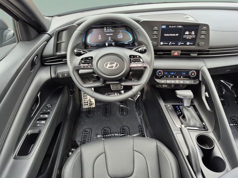 New 2026 Hyundai Elantra SEL Sport FWD image 11