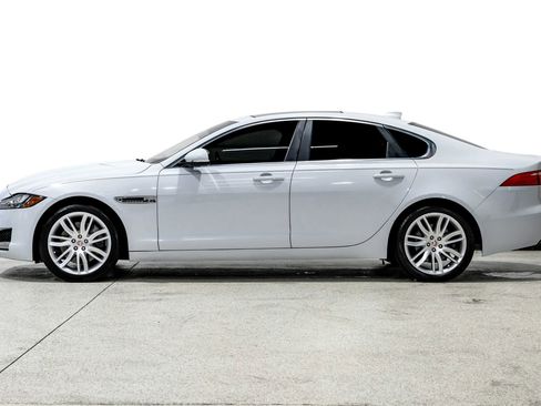 Used 2018 Jaguar XF Portfolio RWD image 9