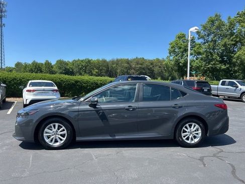 Used 2025 Toyota Camry LE FWD image 10
