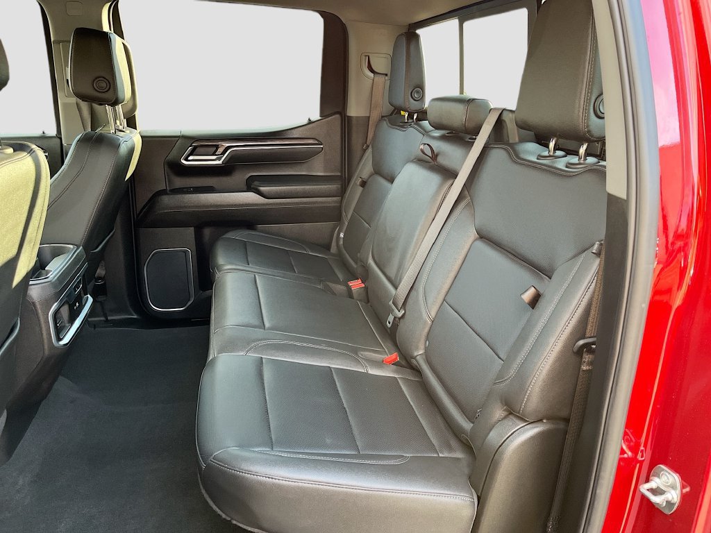 Used 2025 Chevrolet Silverado 1500 LTZ AWD/4WD image 25