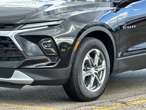 Used 2024 Chevrolet Blazer LT image 9