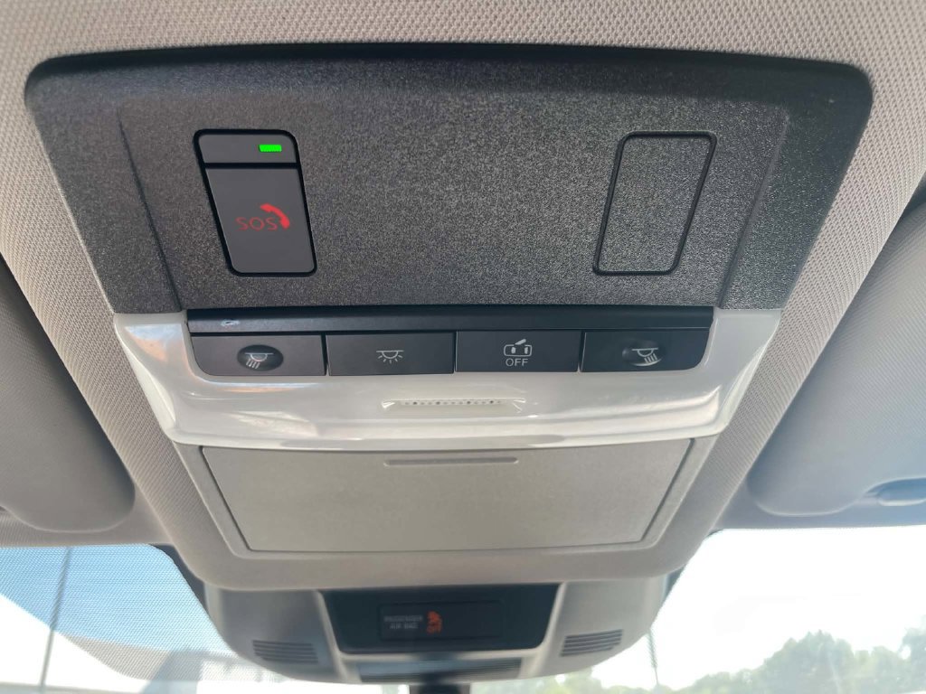 Used 2023 Nissan Rogue SV FWD image 16