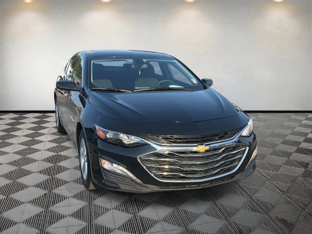 Used 2022 Chevrolet Malibu LT FWD image 2