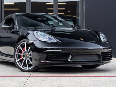 Used 2018 Porsche 718 Cayman S w/ Sport Chrono Package image 9