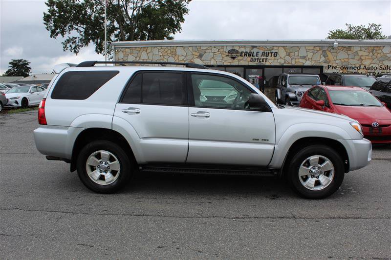 Used 2007 Toyota 4Runner SR5 AWD/4WD image 8