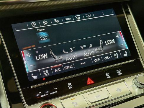 Used 2025 Audi RS Q8 performance w/ Matte Carbon Package AWD/4WD image 16