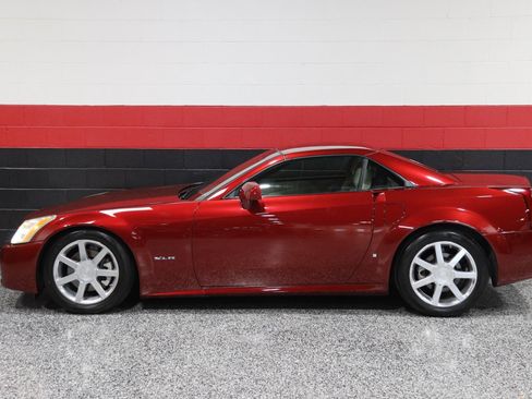 Used 2006 Cadillac XLR image 23