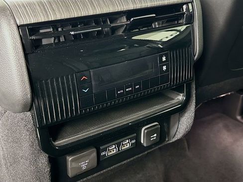 Used 2023 Jeep Wagoneer Series II image 26