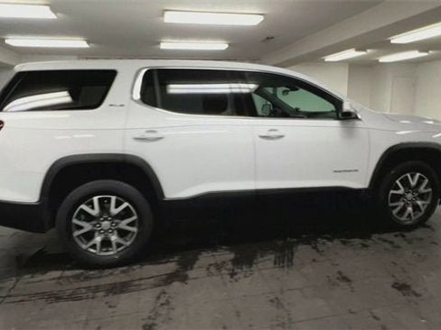 Certified 2020 GMC Acadia SLE w/ LPO, Floor Liner Package image 9