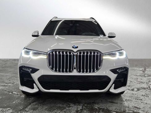 Used 2022 BMW X7 xDrive40i w/ M Sport Package AWD/4WD image 8