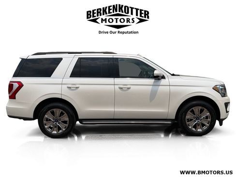 Used 2018 Ford Expedition XLT w/ Equipment Group 202A AWD/4WD image 2