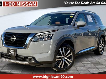 Used 2025 Nissan Pathfinder Platinum