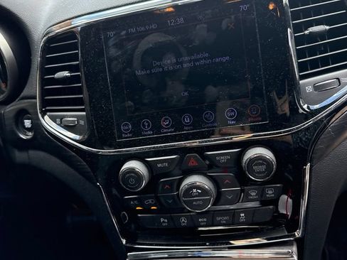 Used 2019 Jeep Grand Cherokee Altitude RWD image 9