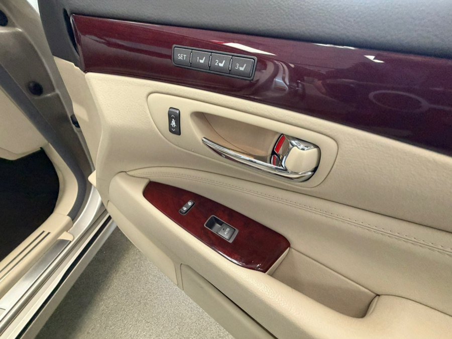 Used 2011 Lexus LS 460 w/ Comfort Pkg RWD image 51