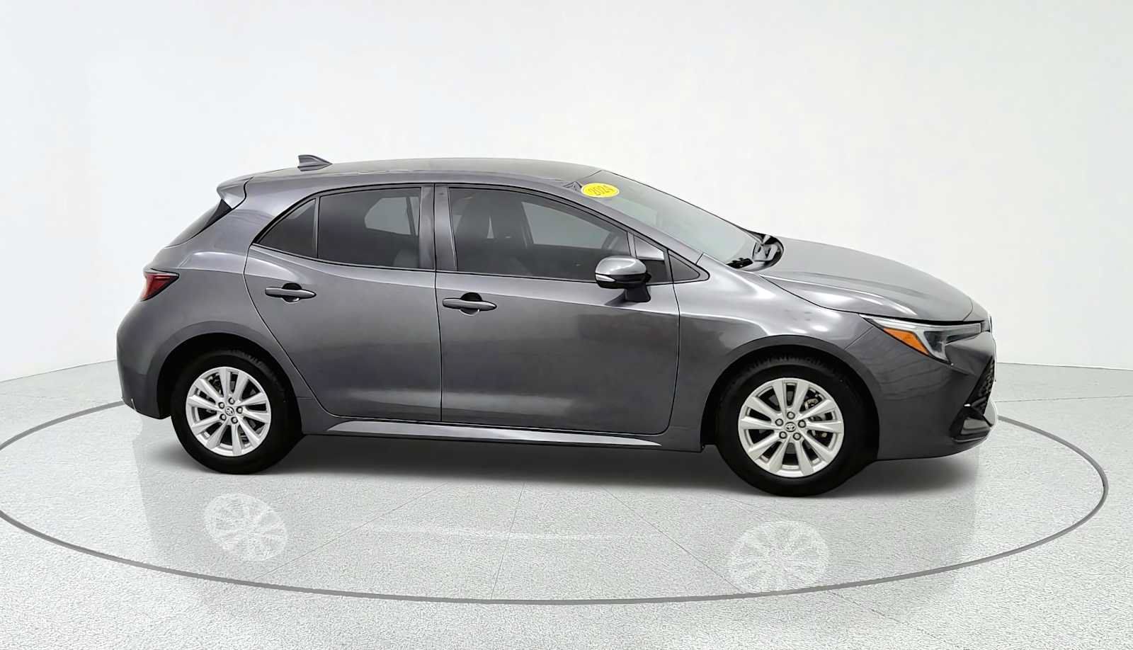 Used 2024 Toyota Corolla SE FWD image 1