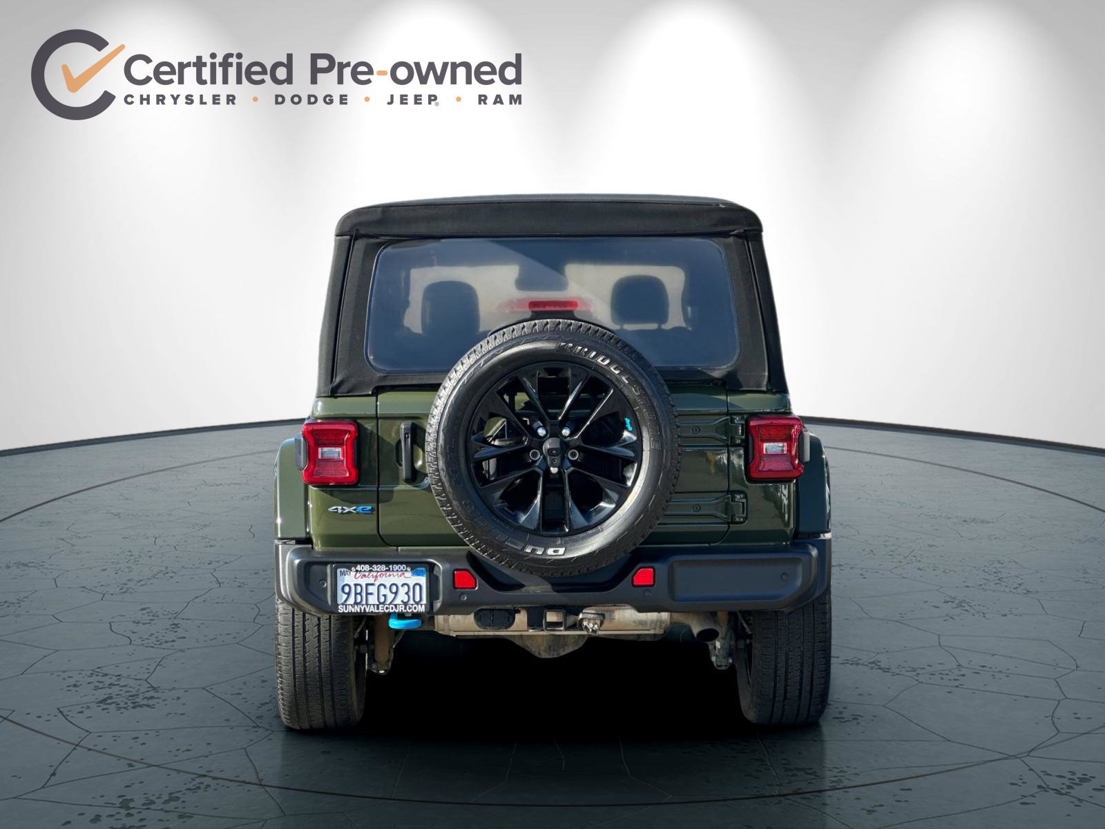 Used 2022 Jeep Wrangler Unlimited Sahara w/ Cold Weather Group AWD/4WD image 5