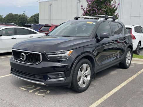Used 2021 Volvo XC40 T5 Momentum w/ Premium Package AWD/4WD image 2