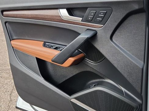 Used 2025 Audi Q5 2.0T Premium Plus w/ Premium Plus Package image 23